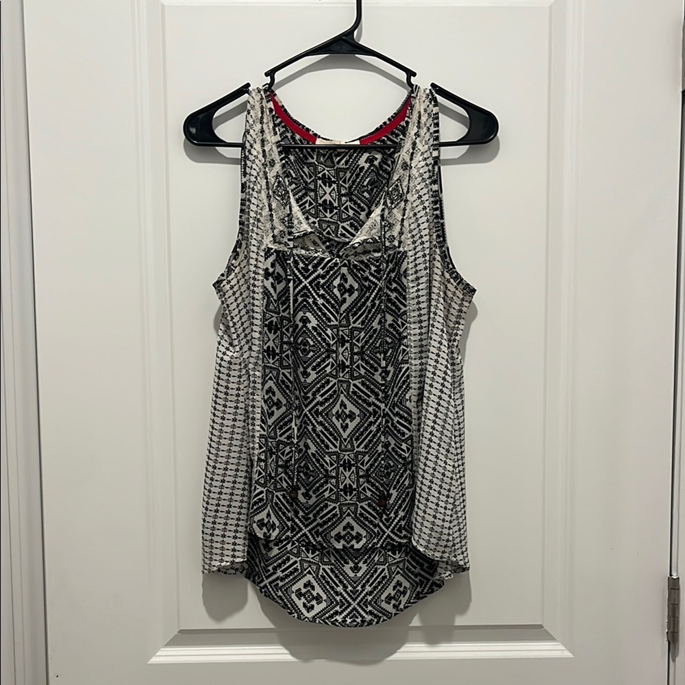 Black and White Patterned Women's Top